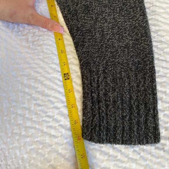 Charcoal & Gray Crew Neck Quarter Sleeve Sweater - Picture 14 of 16